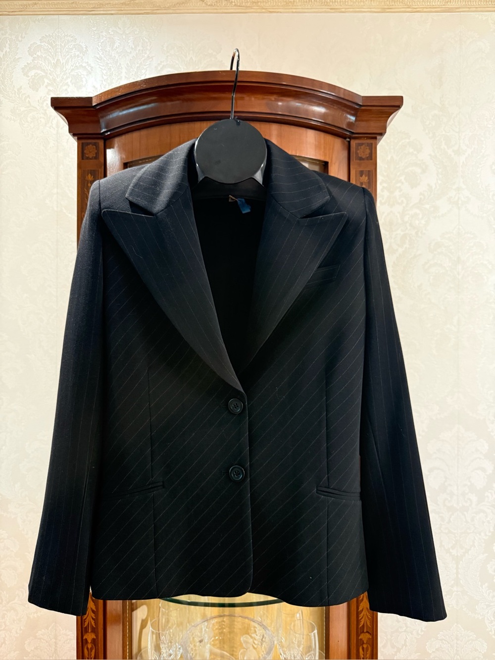 Milly Women’s black  Vintage 90’s , Y2K throwback Pinstripe Blazer 🇺🇸 🇺🇸 🇺🇸 made